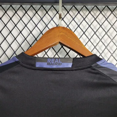 Camisa de manga comprida do Real Madrid para jogos fora de casa, 16-17