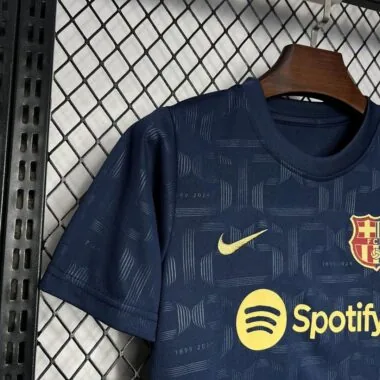Equipamento infantil da edição do 125.º aniversário do Barcelona 24-25