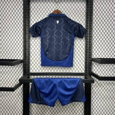 Equipamento infantil azul-escuro do Manchester United 24-25
