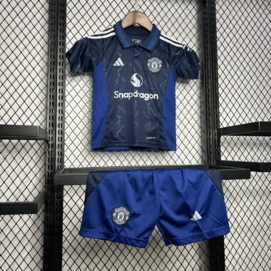 Equipamento infantil azul-escuro do Manchester United 24-25