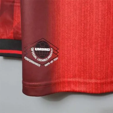 Camisa de manga comprida do Manchester United (jogo em casa) de 96-97
