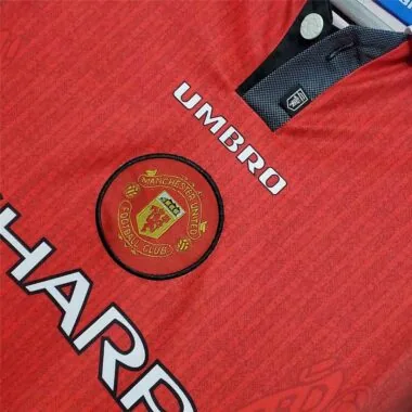Camisa de manga comprida do Manchester United (jogo em casa) de 96-97