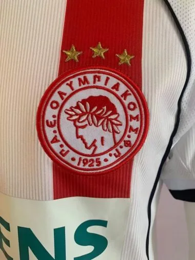 01-02 Olympiacos home retro Jersey