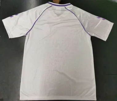 Camisola retro do Real Madrid para jogos em casa da época 90-91