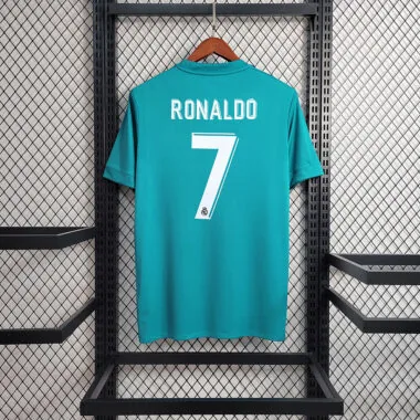 17-18 Terceiro equipamento do Real Madrid para jogos fora de casa