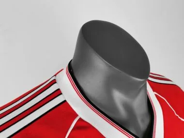 88-89, equipación local del Manchester United