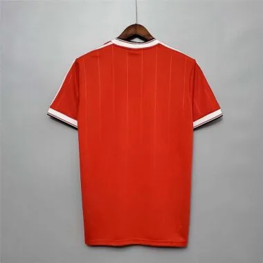 83-84 Manchester United (à domicile)