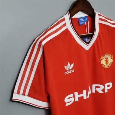 83-84 Manchester United (à domicile)