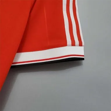 83-84 Manchester United (à domicile)
