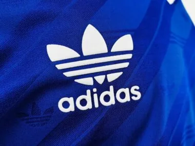 86-88 Manchester United away blue player version