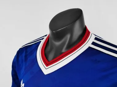 86-88 Manchester United away blue player version