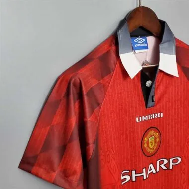 96-97: equipación local del Manchester United