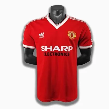 82-83 Manchester United (em casa)