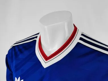 Camisa azul de manga comprida do Manchester United para jogos fora de casa, 86-88