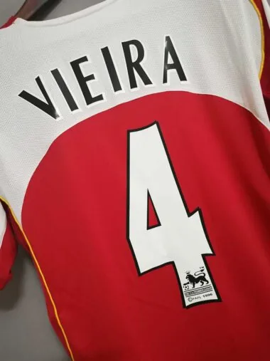 Maillot rouge domicile d'Arsenal 04-05