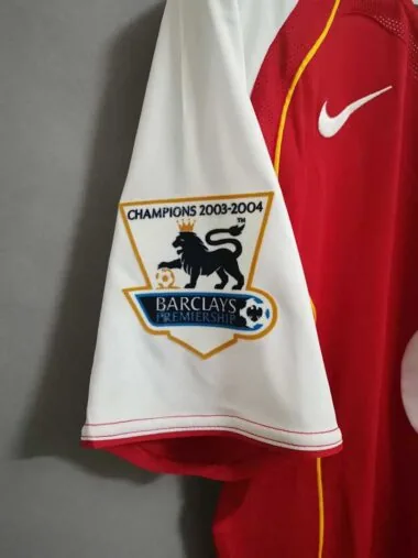 Maillot rouge domicile d'Arsenal 04-05