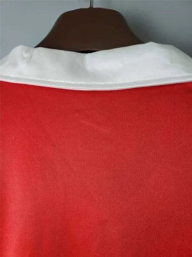 Maillot rouge domicile de l'Arsenal 98-99