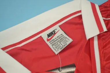Maillot rouge domicile de l'Arsenal 97-98
