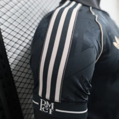 Camisa do Real Madrid, modelo retro preta, versões de jogador, 24-25