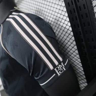 Camisa do Real Madrid, modelo retro preta, versões de jogador, 24-25