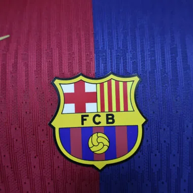 Camiseta de la temporada 2024-2025 del Barcelona, versión para jugador (patrocinador principal)