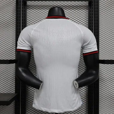 Maillot blanc de Barcelone, version spéciale joueur, numéros 24 et 25