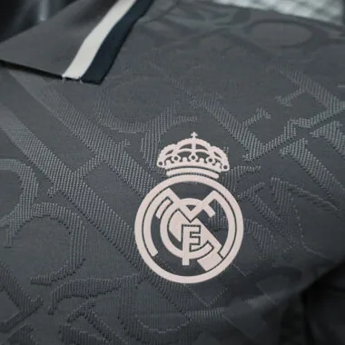 Camisa de manga comprida do Real Madrid, versão para o terceiro jogador fora de casa, n.º 24-25