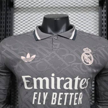 Camisa de manga comprida do Real Madrid, versão para o terceiro jogador fora de casa, n.º 24-25
