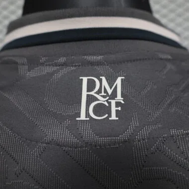 Camisa de manga comprida do Real Madrid, versão para o terceiro jogador fora de casa, n.º 24-25