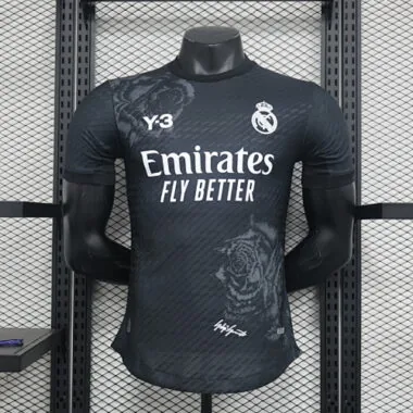 Camiseta del Real Madrid de la temporada 2024-2025, color negro, modelo Y3 Rose para jugador