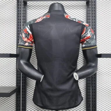 Camisa do Real Madrid, versão «Black Dragon», dos jogadores, n.º 24-25
