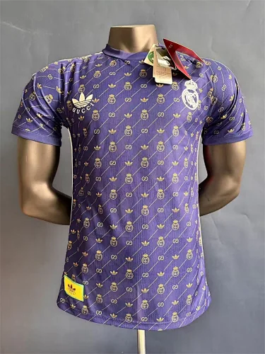 24-25 Real Madrid y GUCCI: camiseta de jugador en color morado