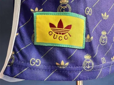 24-25 Real Madrid & GUCCI Paars spelersshirt