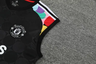 23-24 Manchester United black vest suit