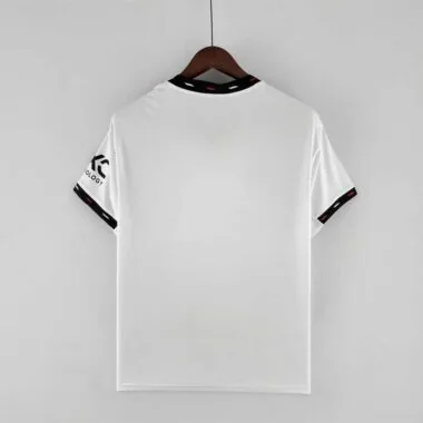 22-23 Manchester United away