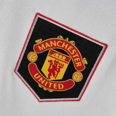 22-23 Manchester United away
