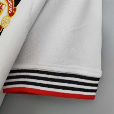 75-80 Manchester United (fuera de casa)