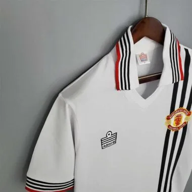 75-80 Manchester United (fuera de casa)