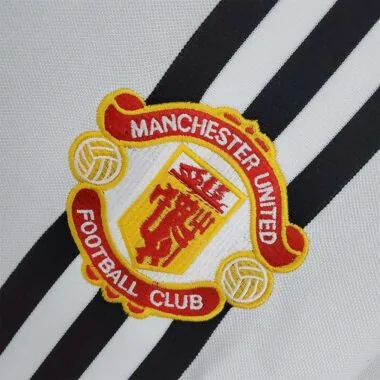 75-80 Manchester United (fuera de casa)