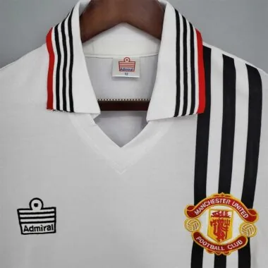 75-80 Manchester United (fuera de casa)