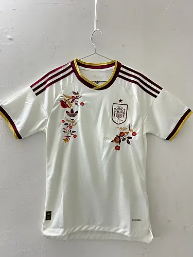 Camisa de futebol da Espanha 2026 (jogo fora de casa) com bordado floral, tamanhos S-2XL (65拿)