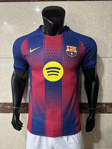 Camiseta de la temporada 2025-2026 del Barcelona, versión para jugador local
