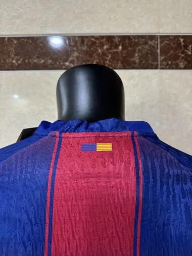 Camiseta de la temporada 2025-2026 del Barcelona, versión para jugador local