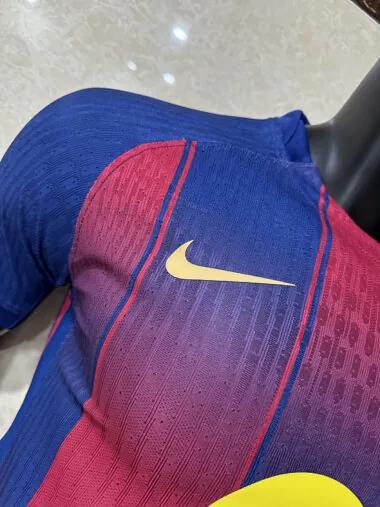 Camiseta de la temporada 2025-2026 del Barcelona, versión para jugador local
