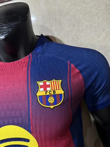 Camiseta de la temporada 2025-2026 del Barcelona, versión para jugador local
