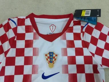 Croatia 2026 World Cup Home kid kit (Size 16-28)