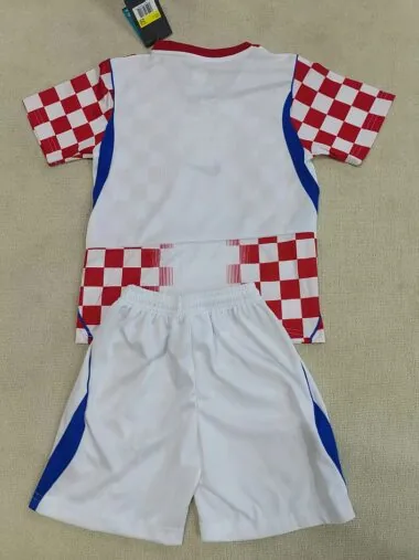 Croatia 2026 World Cup Home kid kit (Size 16-28)