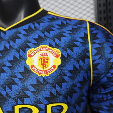 Manchester United 2025/26 Dark Blue Retro Version Player Version Jersey (S-2XL)