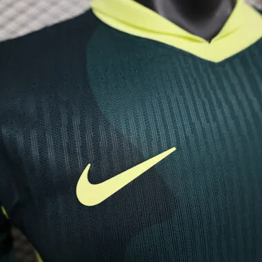 Camisa especial do jogador do Barcelona, verde, dos dias 25 e 26
