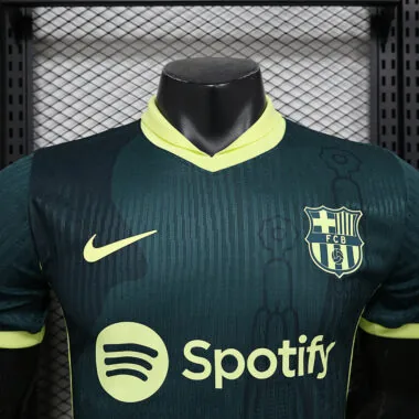 Camisa especial do jogador do Barcelona, verde, dos dias 25 e 26
